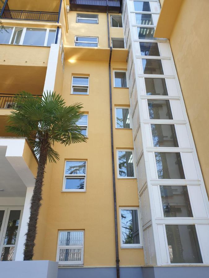 Парк-Отель Олимп Pizunda Exterior foto